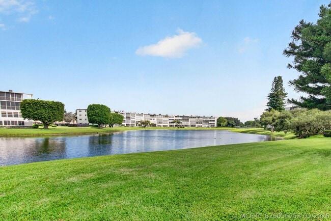 Building Photo - 4028 Hythe B