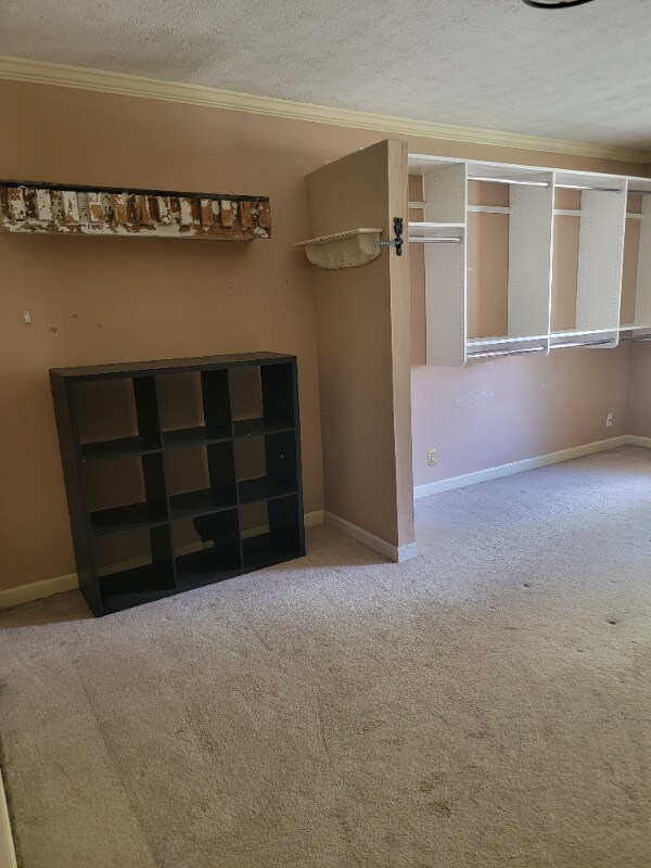 Building Photo - 712 E Fox Den Dr