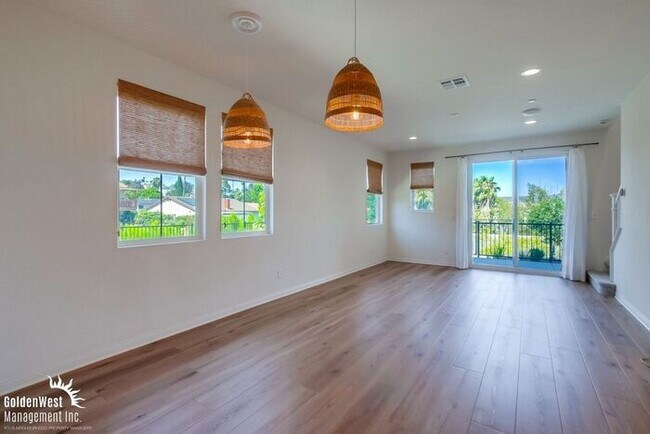 Building Photo - Newly Built 3Bdm 2.5Ba Home with Modern Fe...