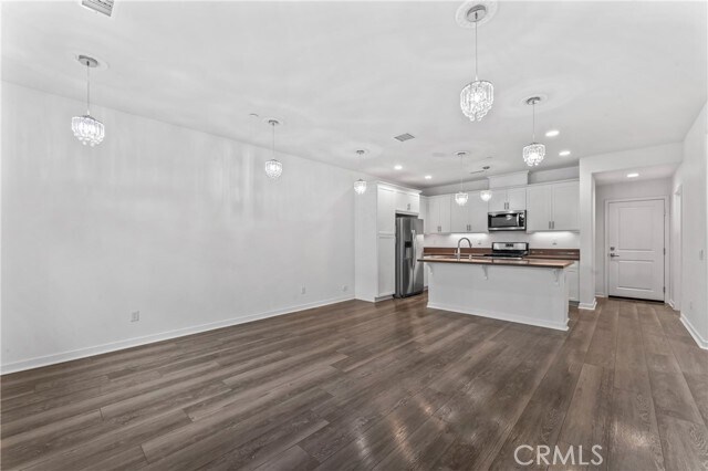 Building Photo - 28649 Jardineras Dr