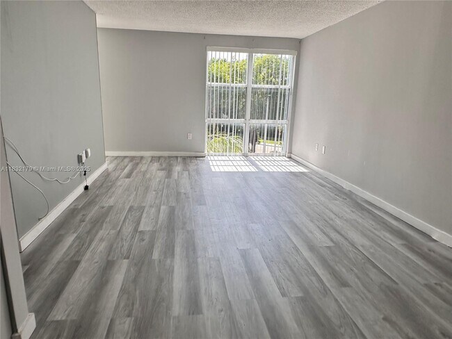 Building Photo - 17620 Atlantic Blvd