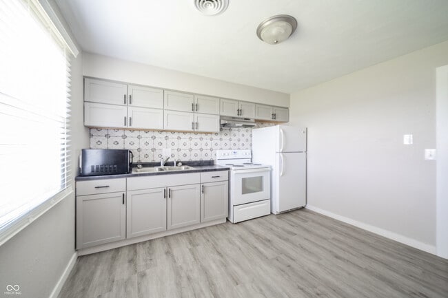 Building Photo - 6461 W 300 S