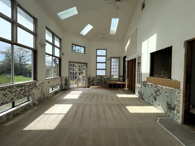 Building Photo - 3747 Trinity St