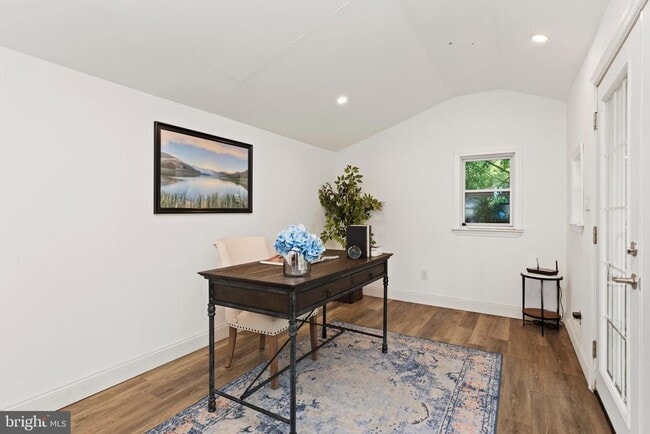 Building Photo - 710 Fishburn Rd