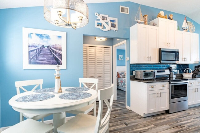 Building Photo - 516 Beach Park Ln