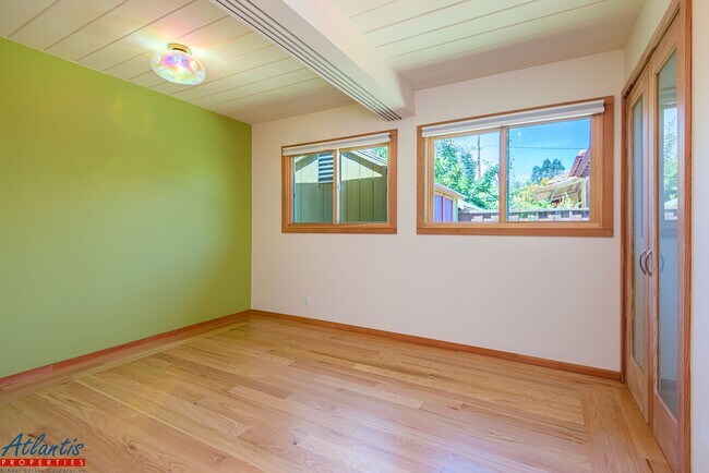 Building Photo - Stunning Home | Remodeled | Desirable Loca...