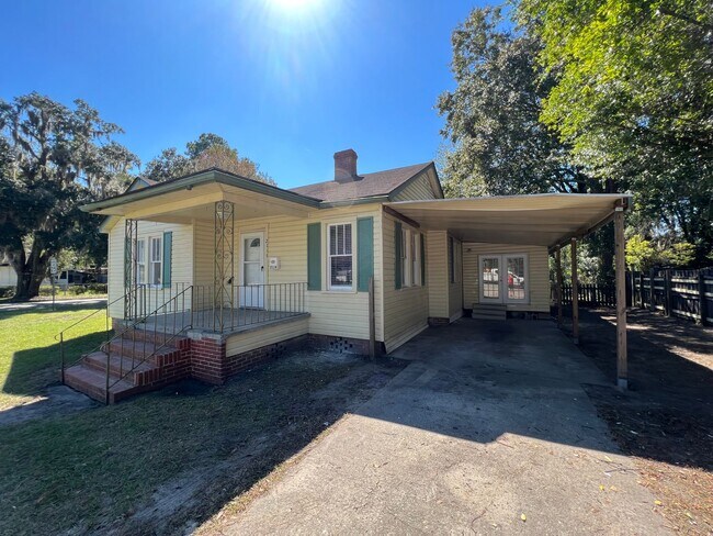 Primary Photo - 2119 DeLesseps Ave