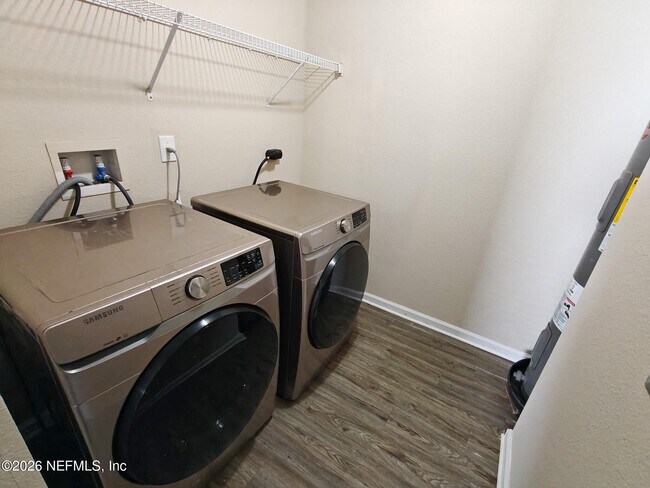 Building Photo - 8444 Hewitt St