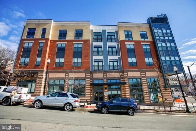 Building Photo - 989 S Buchanan St