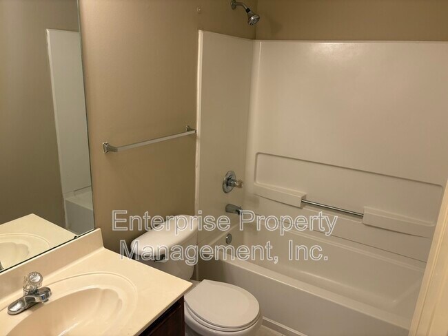 Building Photo - 2731 Java Dr