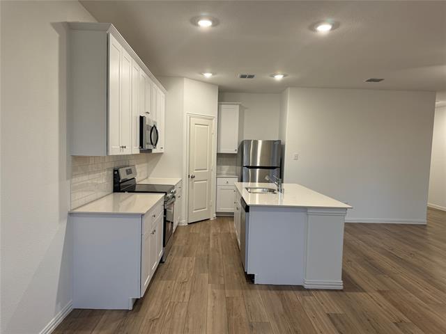 Building Photo - 143 Jenkinson Dr