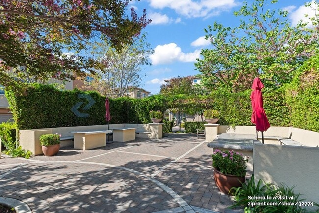 Building Photo - 929 Glen Valley Terrace