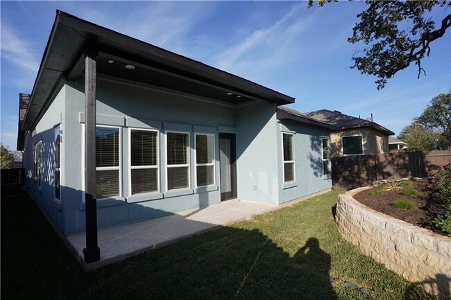 Building Photo - 600 C-Bar Ranch Trl