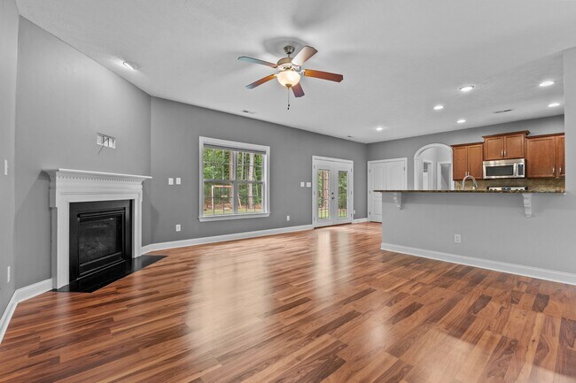 Building Photo - 768 Riverbirch Dr