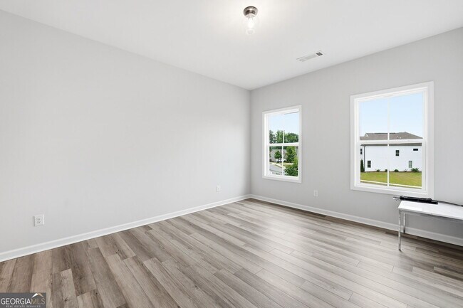 Building Photo - 732 Bridgeview Dr