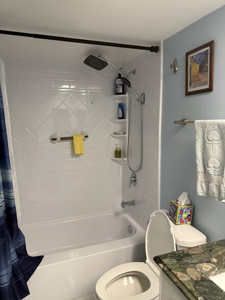 Bathroom - 2901 S Palm Aire Dr