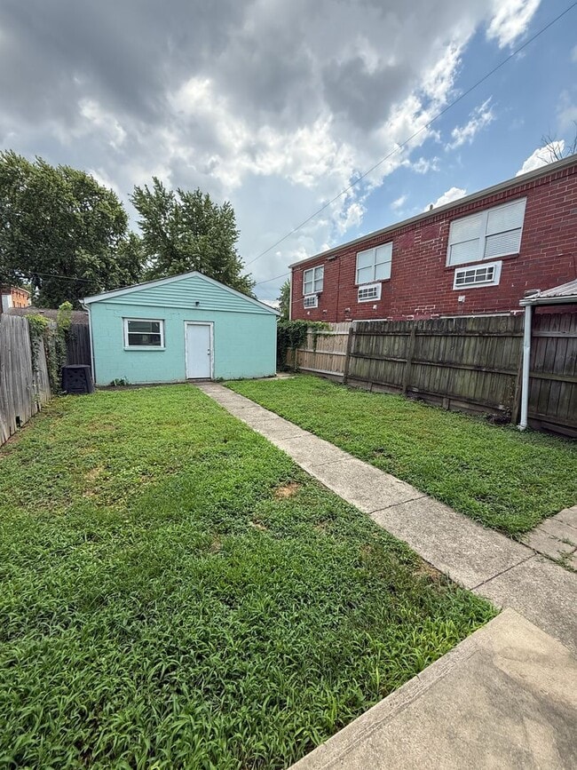 Building Photo - 3-BED 2-BATH IN SHELBY PARK W/ 3-CAR GARAGE