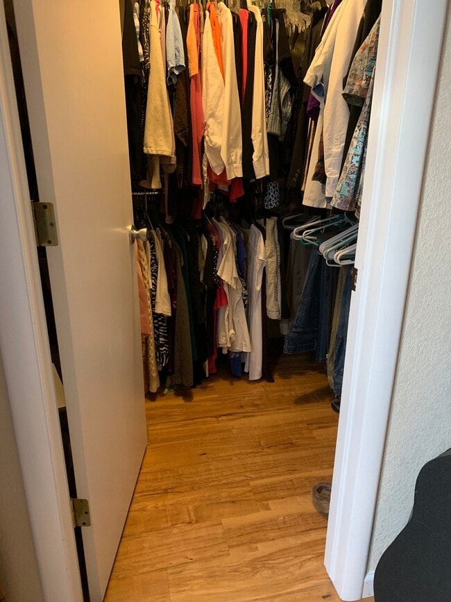 Building Photo - This is a MUST SEE 1 Bedroom, 2 Bath apartment in Loveland