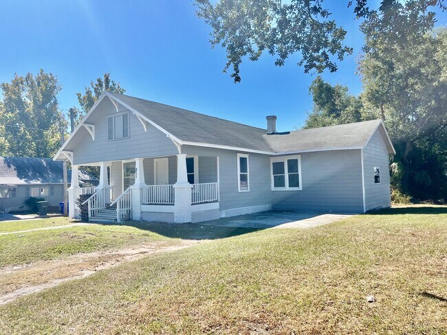 Primary Photo - 211 S Cornelia Ave