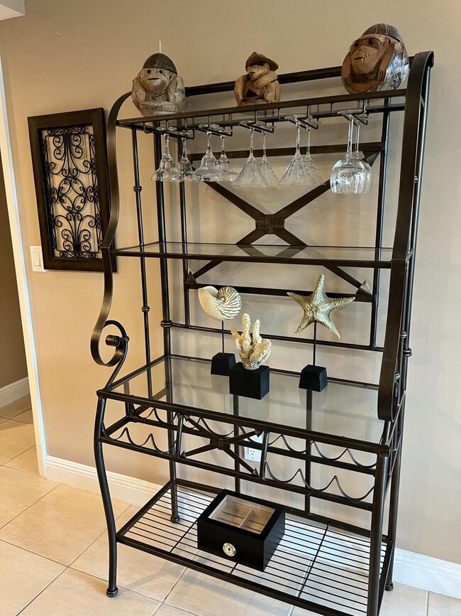 Building Photo - 610 Clematis St