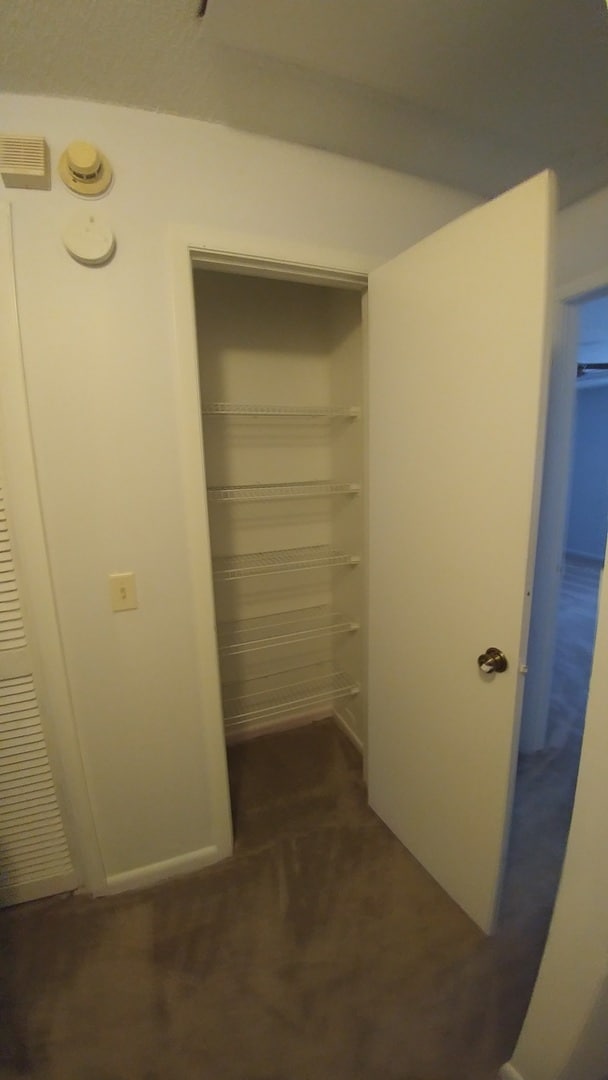 Building Photo - Newly Renovated Beautiful 2 Bedroom Home