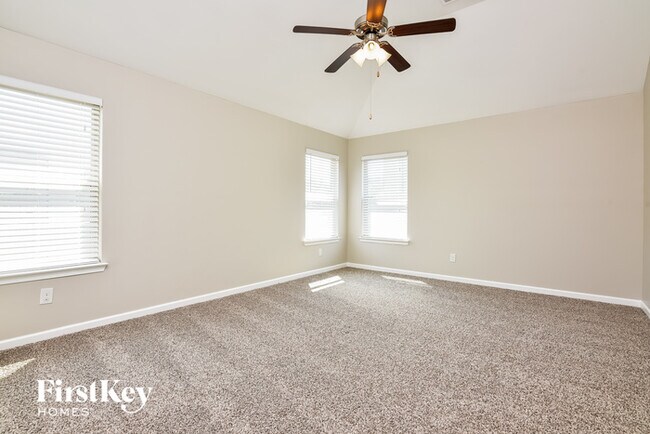 Building Photo - 1690 Long Acre Dr