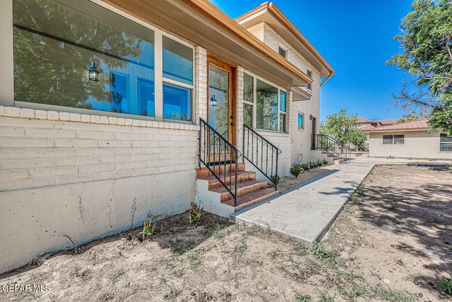 Building Photo - 137 Lanell Dr