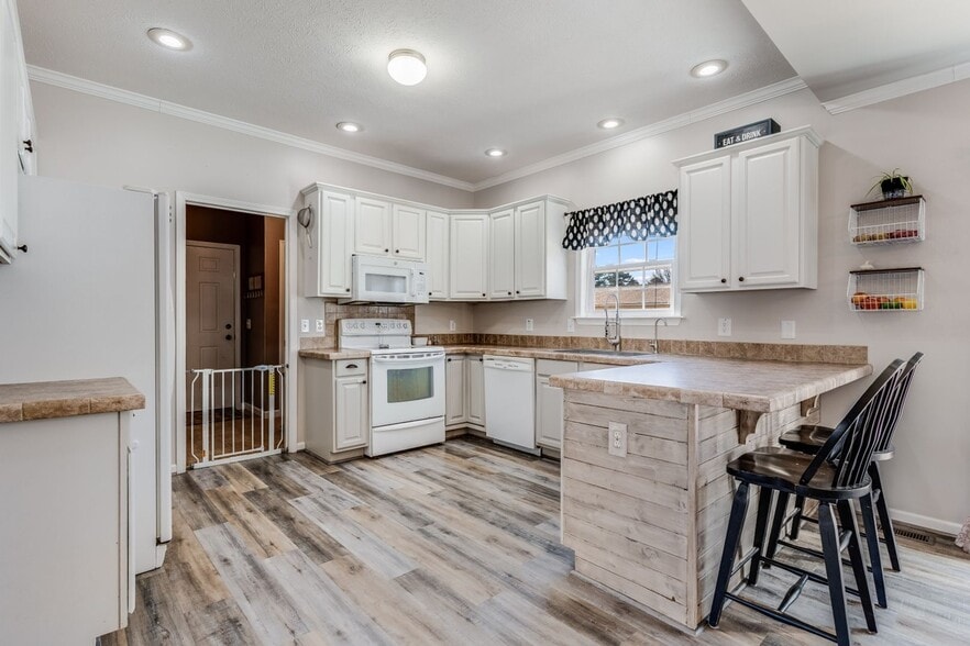 Building Photo - 113 Gladys Ln