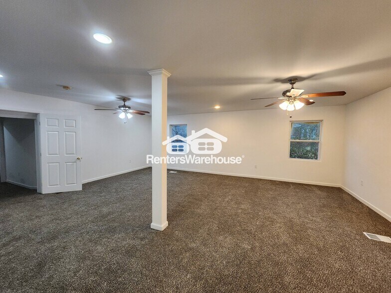 Building Photo - 2125 Bixler Cir