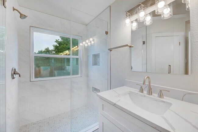 Building Photo - 2111 Rick Whinery Dr