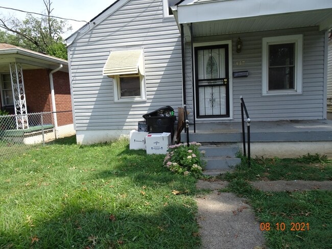 Building Photo - Updated 2 bedroom, 1 bathroom home