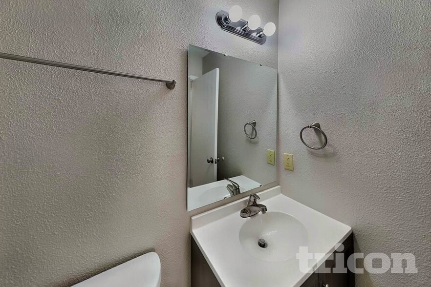 Building Photo - 4244 Village Trace Dr