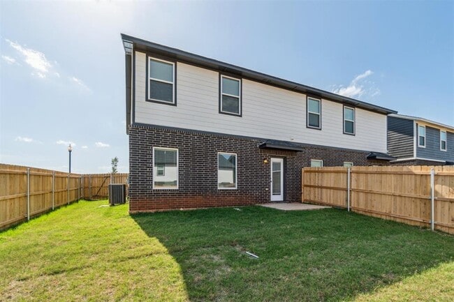 Building Photo - 19500 Molly Dr