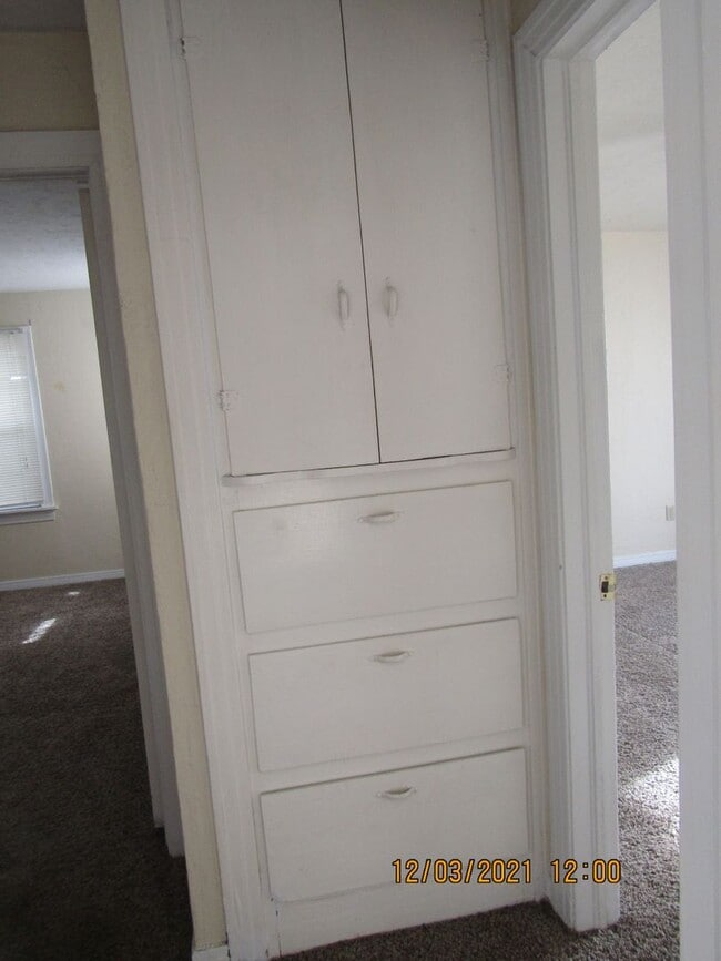 Building Photo - Charming house located close to Ft. Sill!