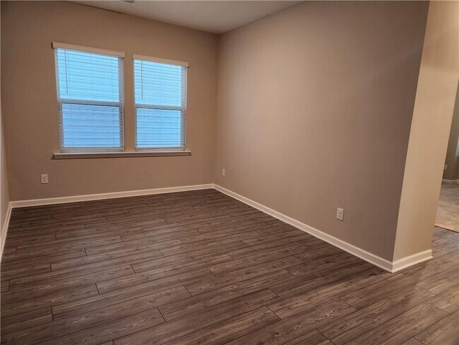 Building Photo - 3417 Park Pointe Cir