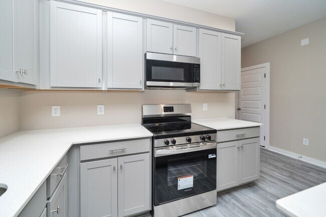 Building Photo - 5529 Blue Jay Cir