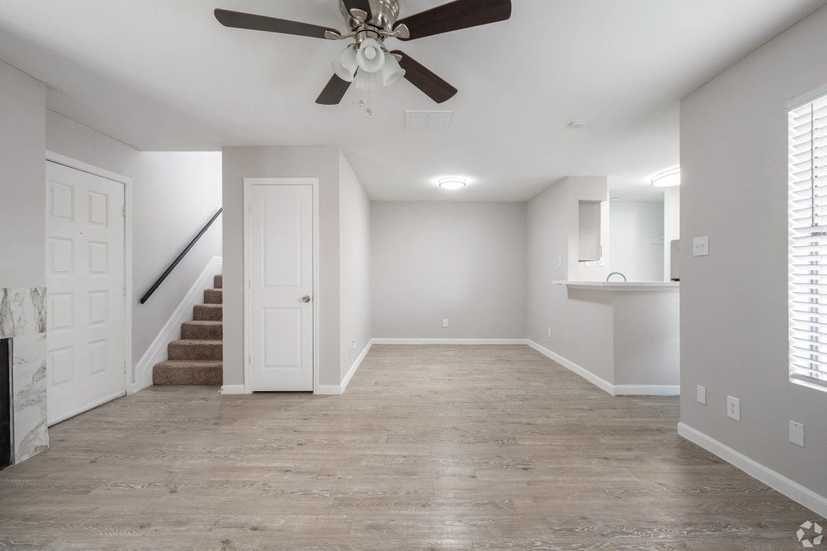 Building Photo - 10300 Golden Meadow Dr