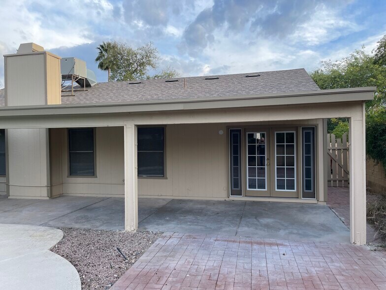 Building Photo - 8038 E McLellan Blvd