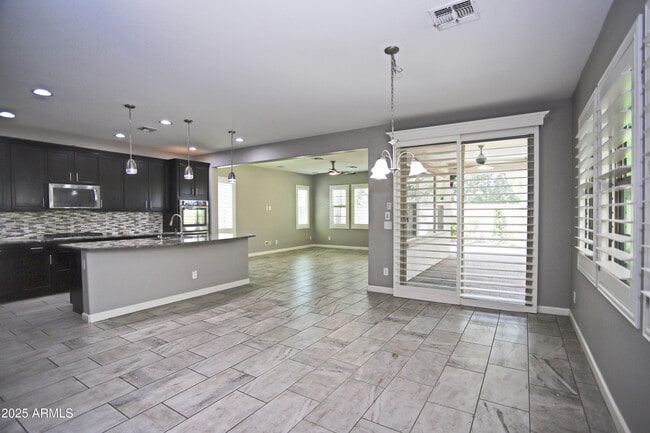 Building Photo - 4116 S Greythorne Way