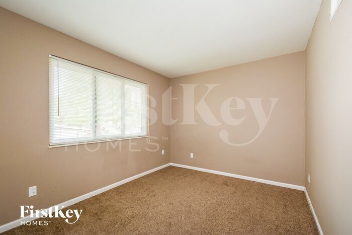 Building Photo - 2295 Montagne Dr