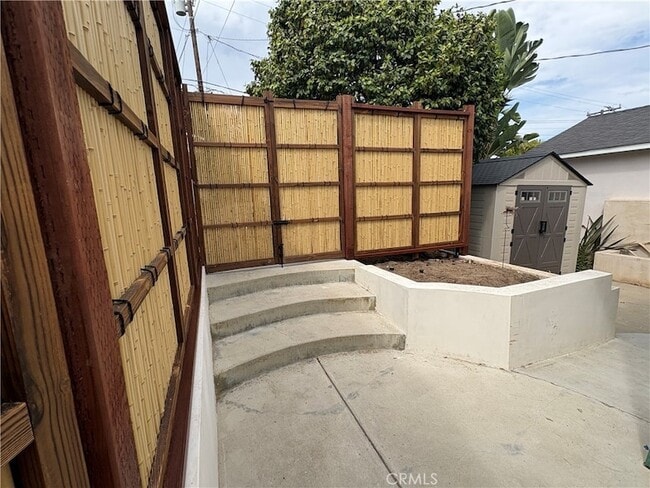 Building Photo - 709 Avenue D