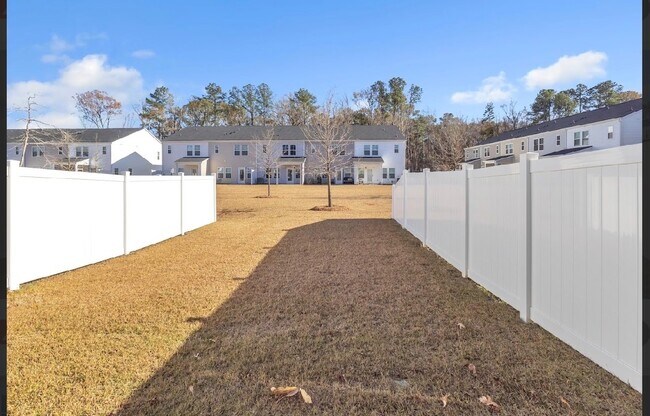 Building Photo - 8740 Silver Perch Ln