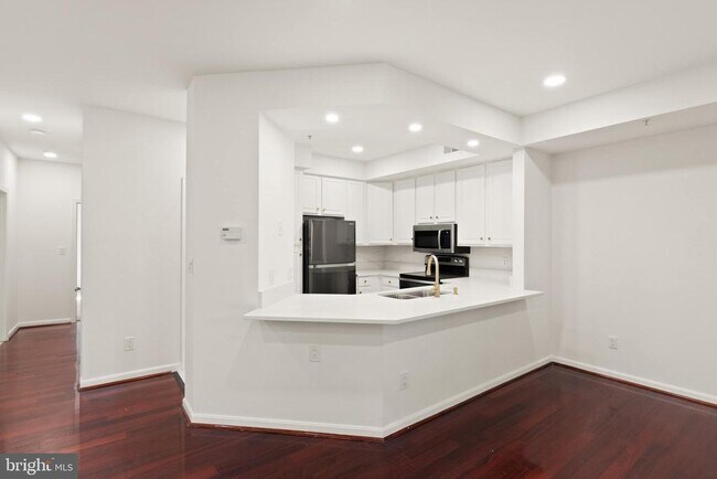 Building Photo - 1324 Garden Wall Cir