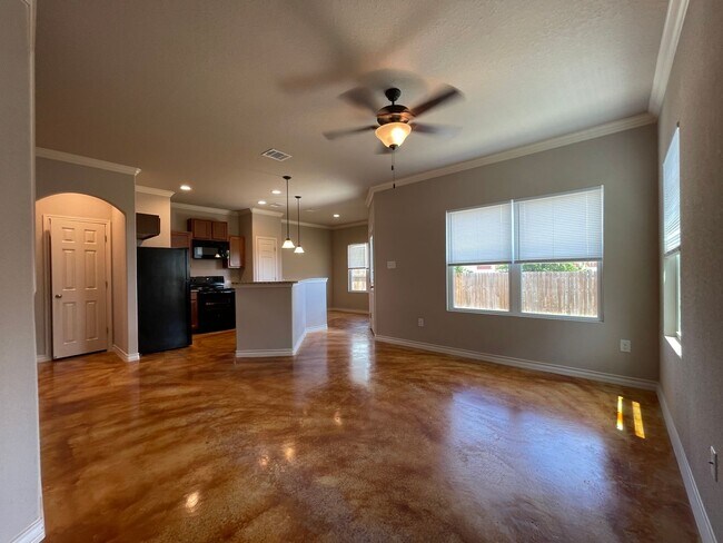 Building Photo - Town home for rent