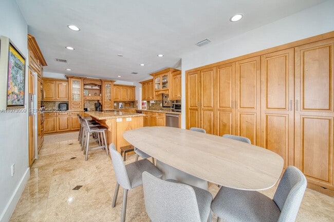 Building Photo - 9220 SW 102nd St