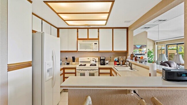 Building Photo - 41220 Woodhaven Dr W