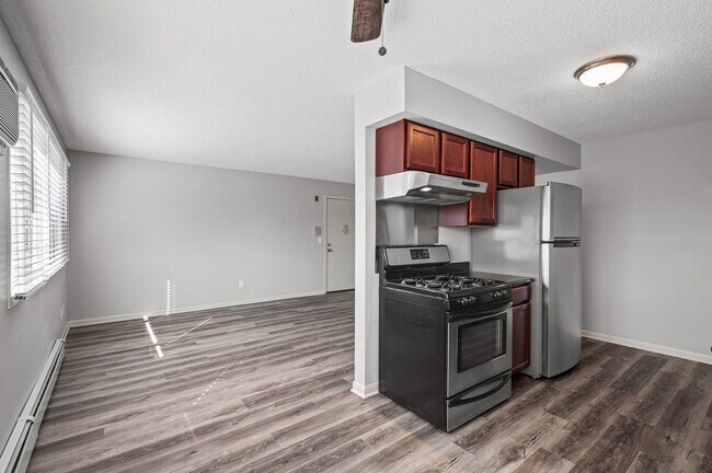 Building Photo - Rosco Apts-2720