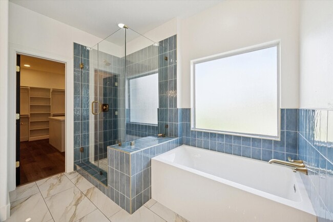 Building Photo - 5406 Darling St