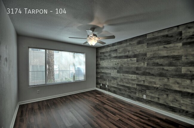 Building Photo - Beautiful 3 Bedroom Condo.