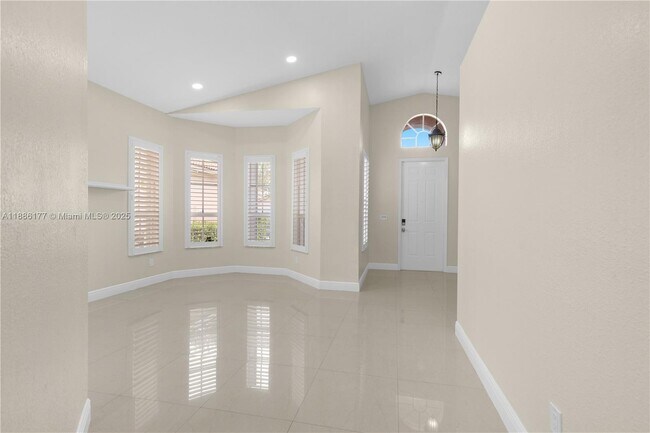 Building Photo - 4108 NE 22nd St